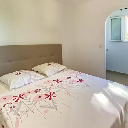 Cosy Cocoon With Balcony Close To The Sea