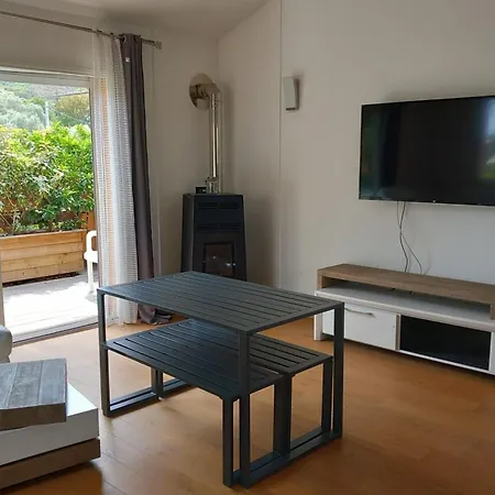아파트 Cosy Cocoon With Balcony Close To The Sea 포르토베쉬오