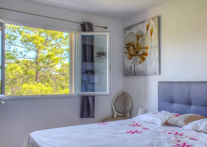 Apartment Cosy Cocoon With Balcony Close To The Sea